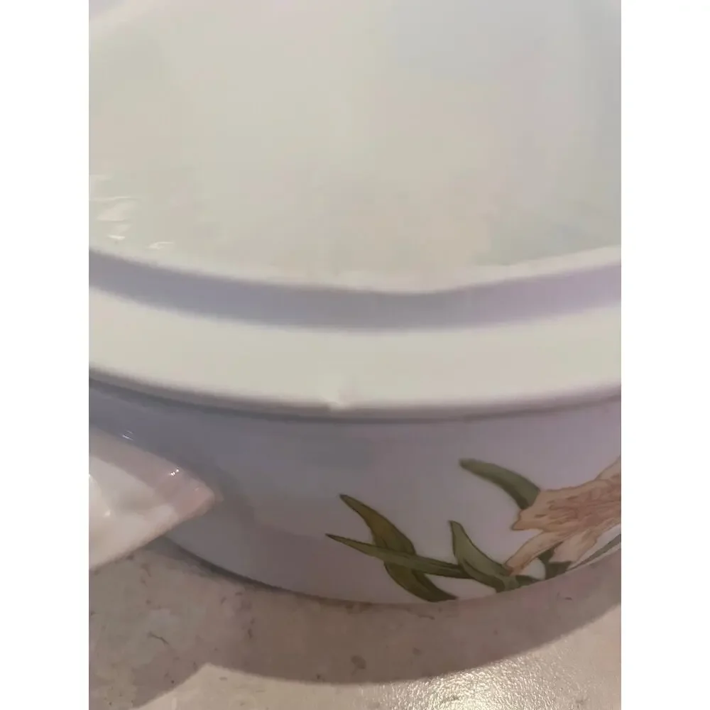 Vintage Jade Lily Shafford porcelain casserole dish leaf handles 8x3” rim to rim